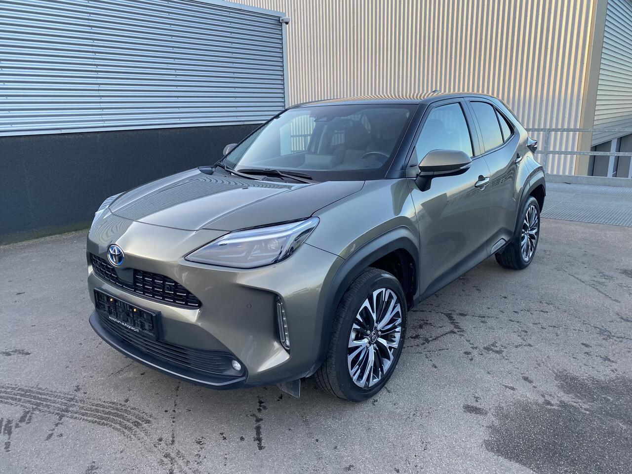 Toyota YARIS Cross 1.5 Hybrid Executive Panoramadak, Parkeersensoren voor + achter, Stoelverwarming, LED, Smart Key, LMV