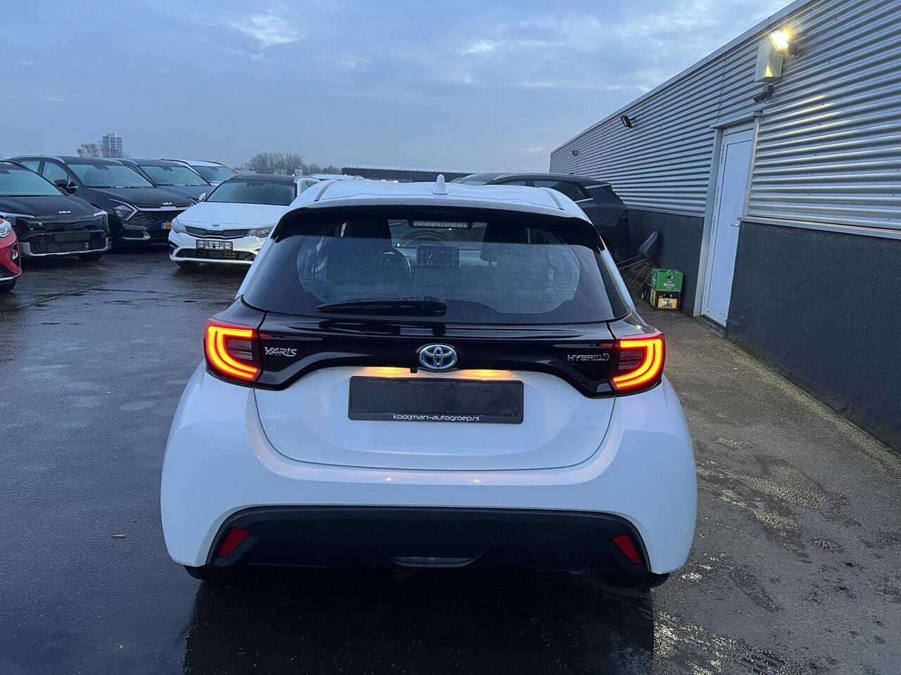 Toyota YARIS 1.5 Hybrid Dynamic LED, Lichtmetalen velgen, Adaptieve cruise control, Achteruitrijcamera,