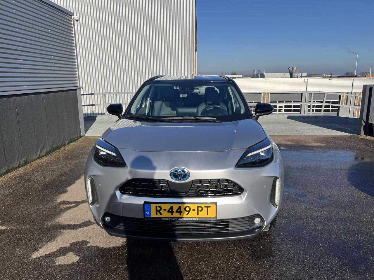 Toyota YARIS Cross 1.5 Hybrid Executive Nieuw geleverd en dealeronderhouden, 1e eign. Dodehoekdetectie, JBL, Stoelverwarming, Privacy glass