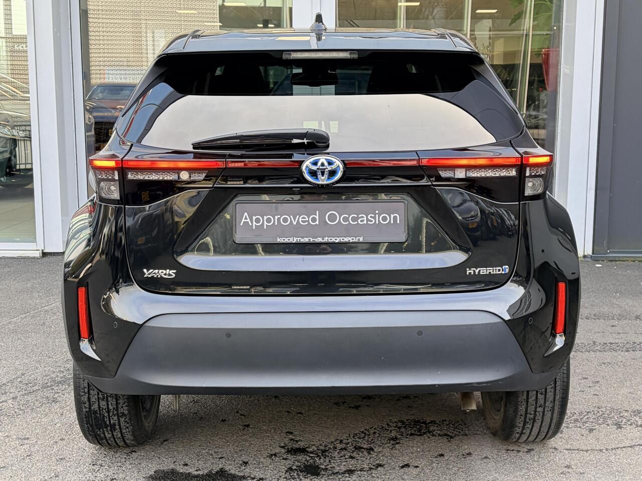 Toyota YARIS Cross 1.5 Hybrid Executive 18 inch | Panoramadak | Half leder | Parkeersensoren rondom