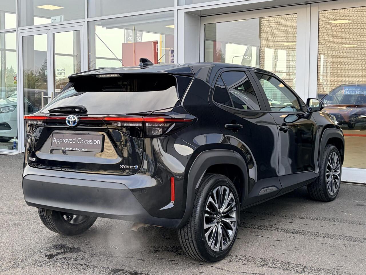 Toyota YARIS Cross 1.5 Hybrid Executive 18 inch | Panoramadak | Half leder | Parkeersensoren rondom