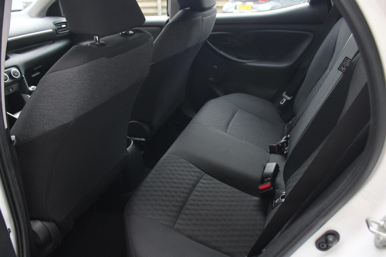 Toyota YARIS 1.0 VVT-i Active Achteruitrijcamera, Cruise Control Adaptief, Apple Carplay/Android Auto