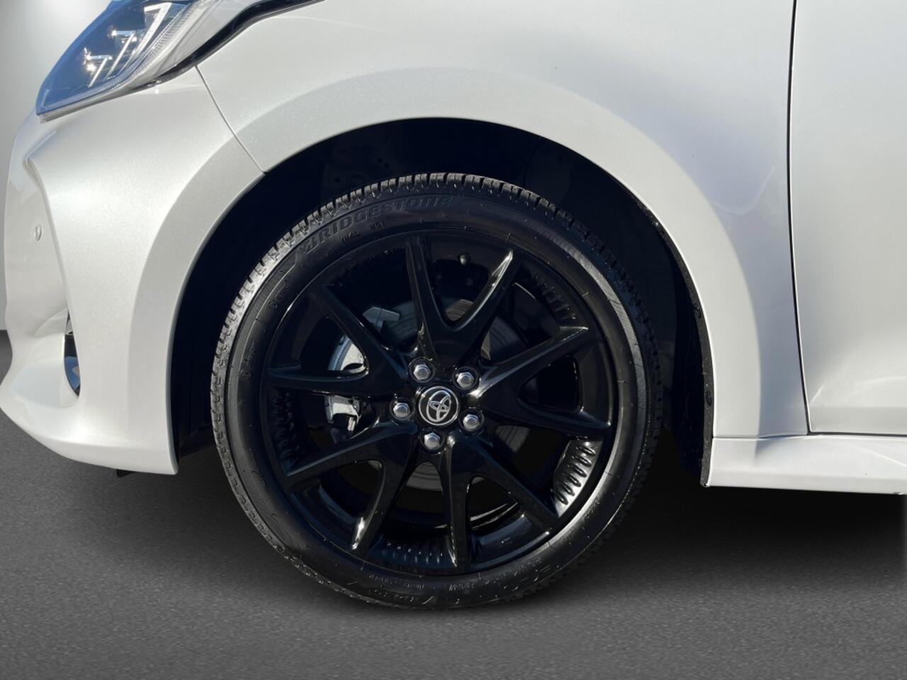 Toyota YARIS 1.5 Hybrid Executive