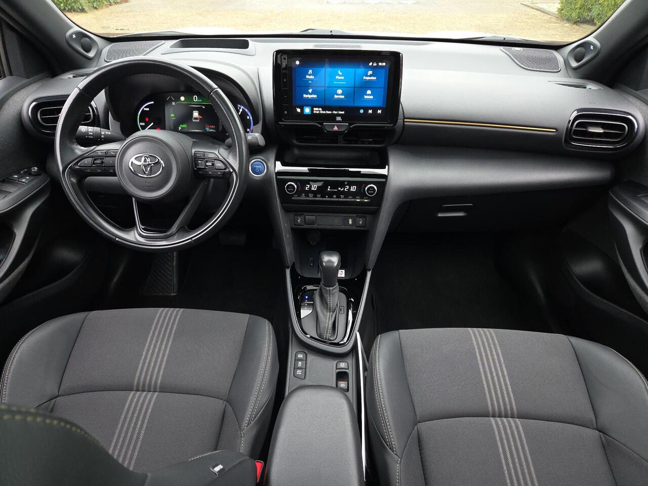Toyota YARIS Cross 1.5 Hybrid Adventure | Panorama | Apple CarPlay | Rijklaar incl. garantie |