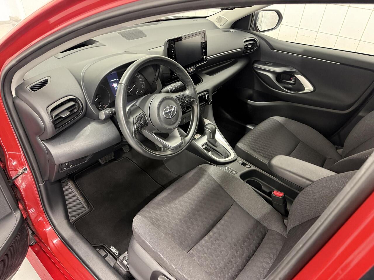 Toyota YARIS 1.5 Hybrid Head-up / Stuur & Stoelverwarming / Carplay / Camera