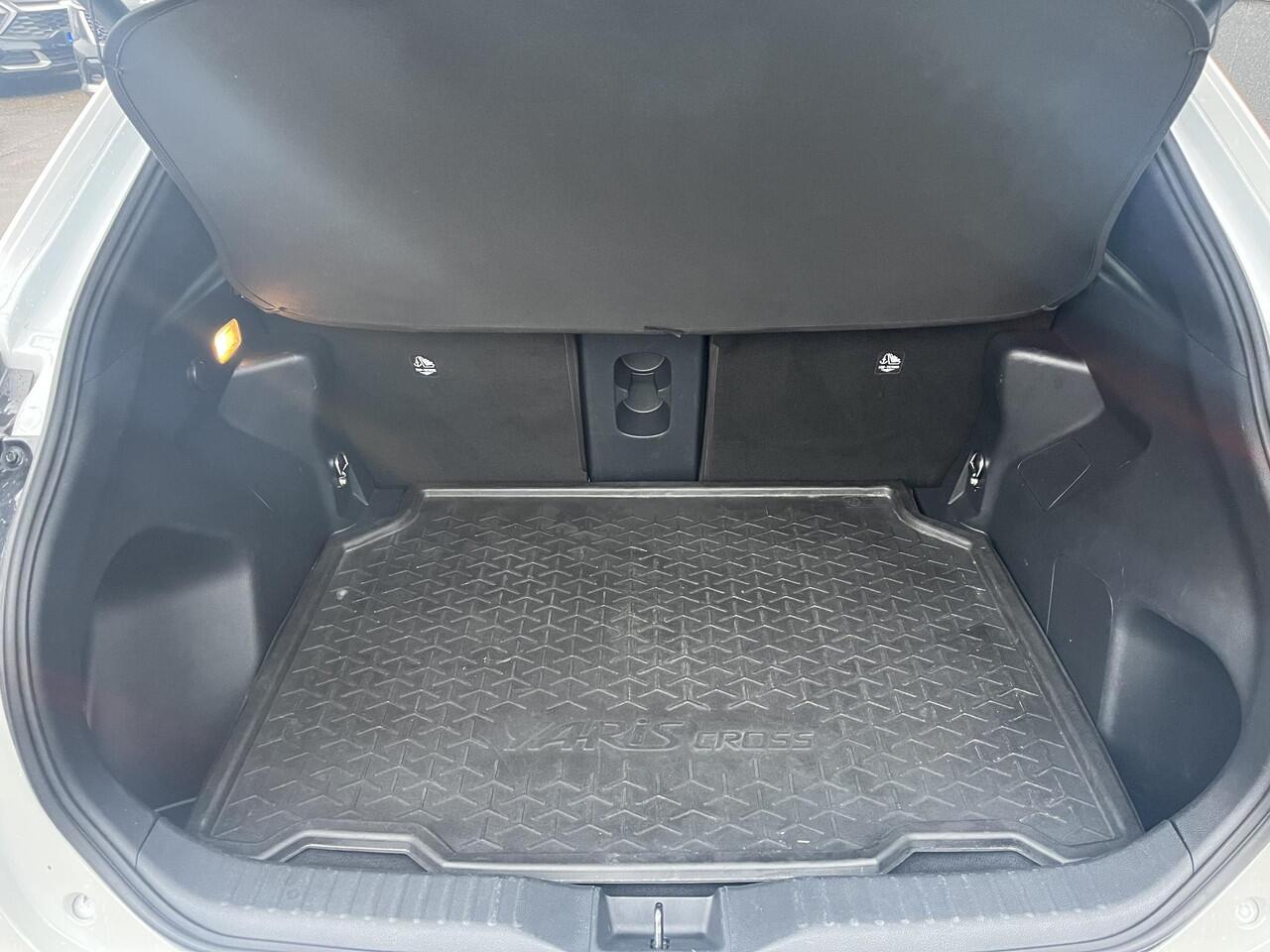 Toyota YARIS Cross 1.5 Hybrid Adventure AWD Panoramadak, Stoelverwarming, HUD, JBL, Elek. achterklep, LMV, LED