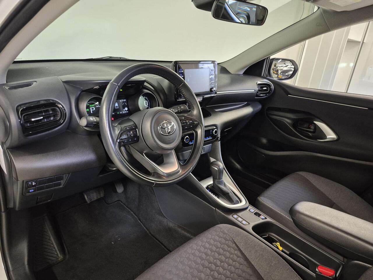 Toyota YARIS 1.5 Hybrid Dynamic | Trekhaak afneembaar | Keyless | Carplay | LED | Dealeronderhouden |