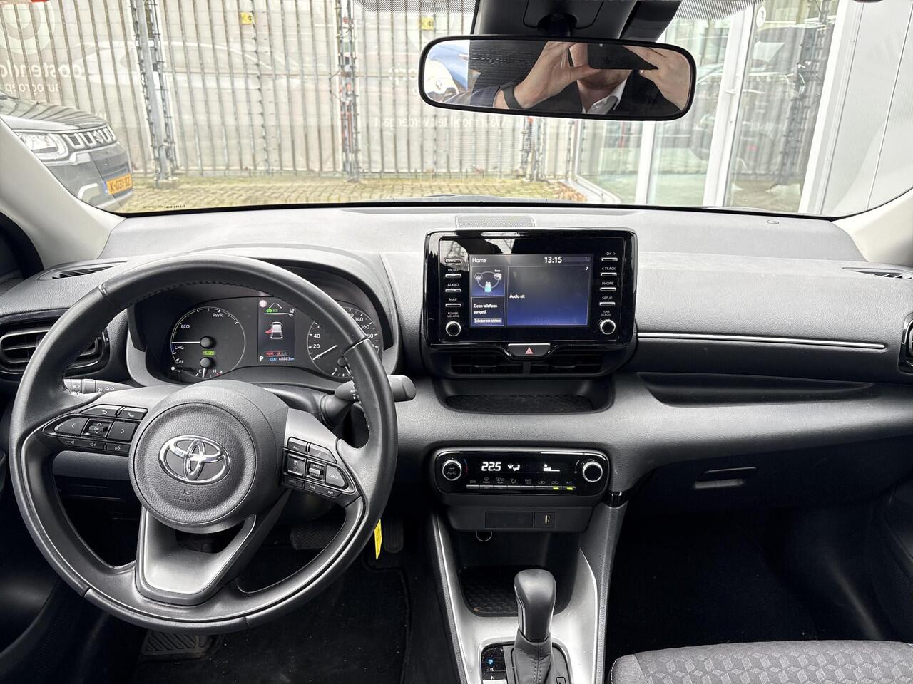 Toyota YARIS 1.5 Hybrid Active **APPLE CARPLAY/ ADAPTIIEF CRUISE CONTROL/ CLIMATE CONTROL**