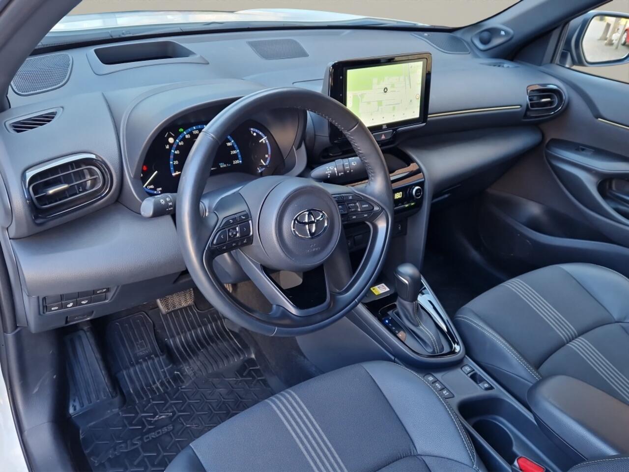 Toyota YARIS Cross 1.5 Hybrid Adventure Trekhaak - NL Auto - JBL