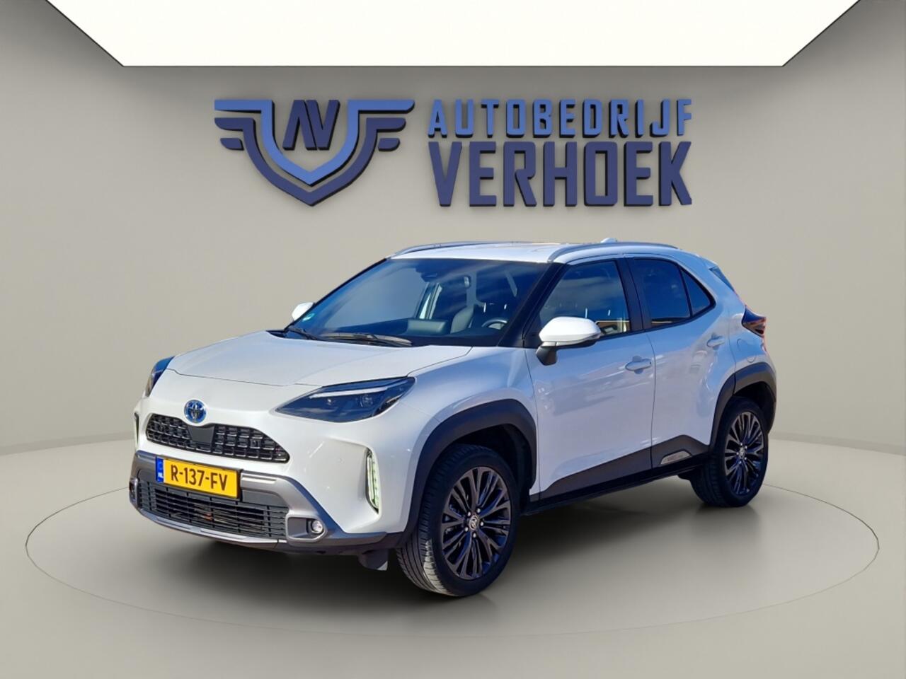 Toyota YARIS Cross 1.5 Hybrid Adventure Trekhaak - NL Auto - JBL