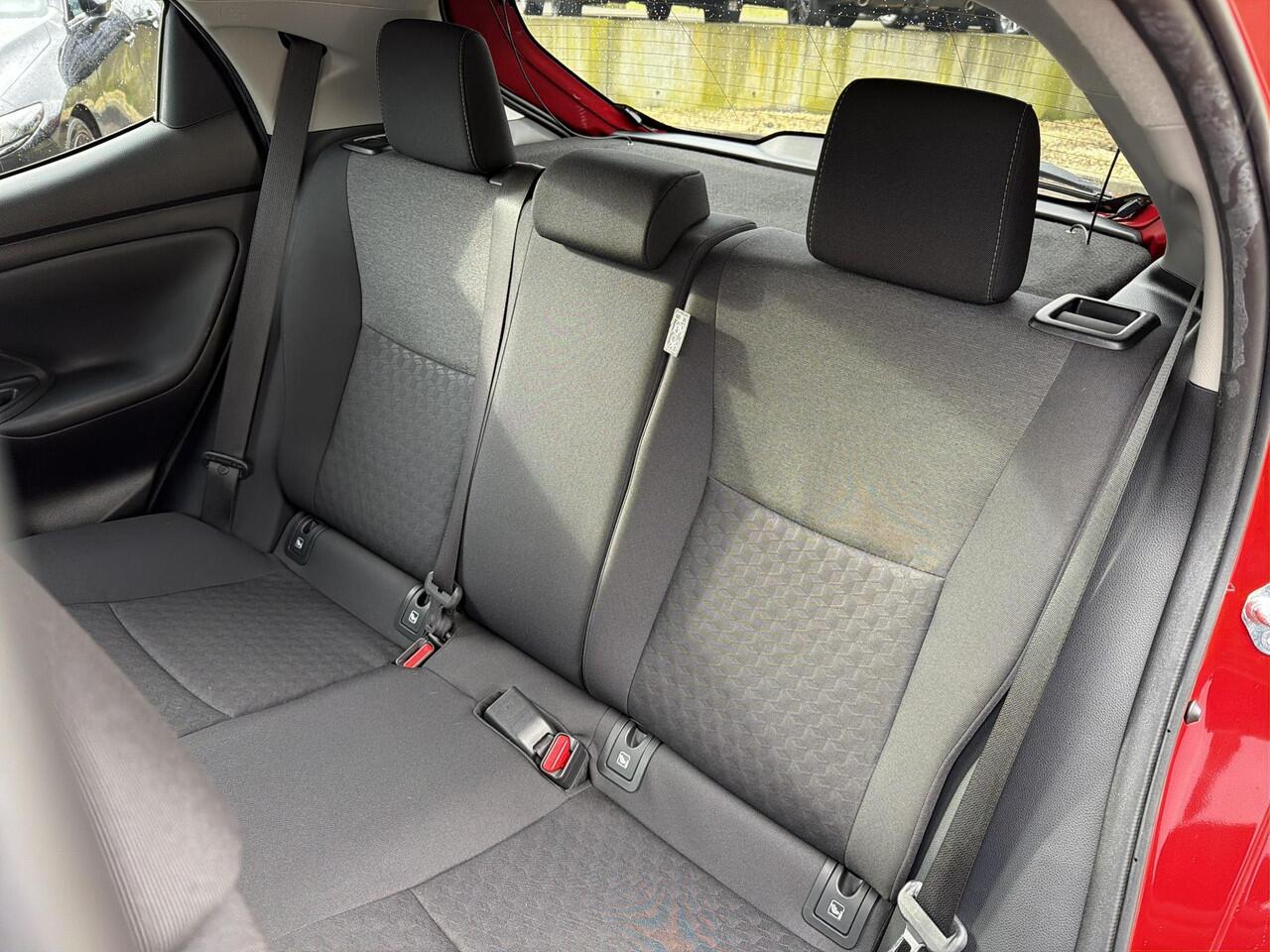 Toyota YARIS 1.5 Hybrid Dynamic | Apple CarPlay/Android auto | Achteruitrijcamera | Stoelverwarming