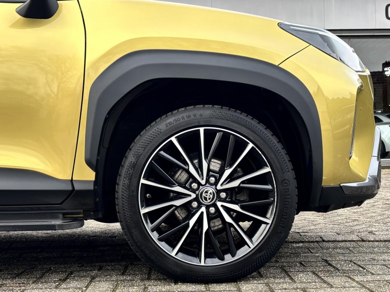 Toyota YARIS Cross 1.5 Hybrid Adventure AWD | CarPlay | JBL | 18'' Lmv