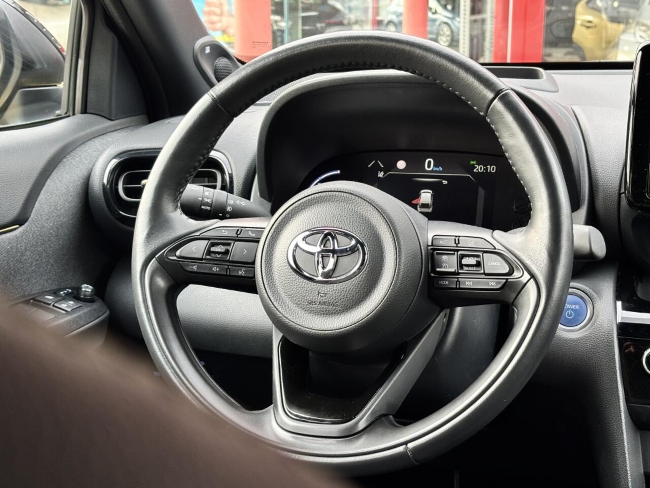 Toyota YARIS Cross 1.5 Hybrid Adventure AWD | CarPlay | JBL | 18'' Lmv