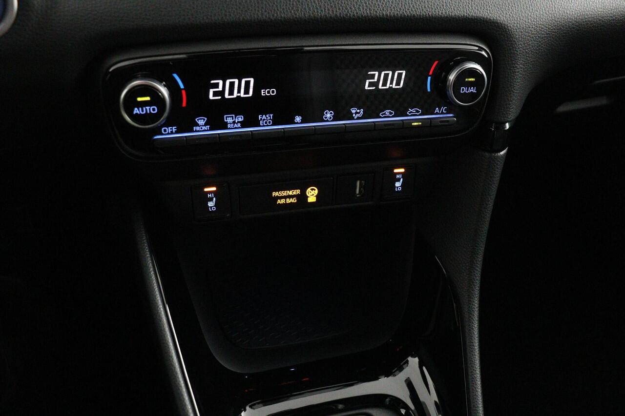 Toyota YARIS 1.5 Hybrid Executive Sport | Apple Carplay/Android Auto | Stoelverwarming | two-tone |