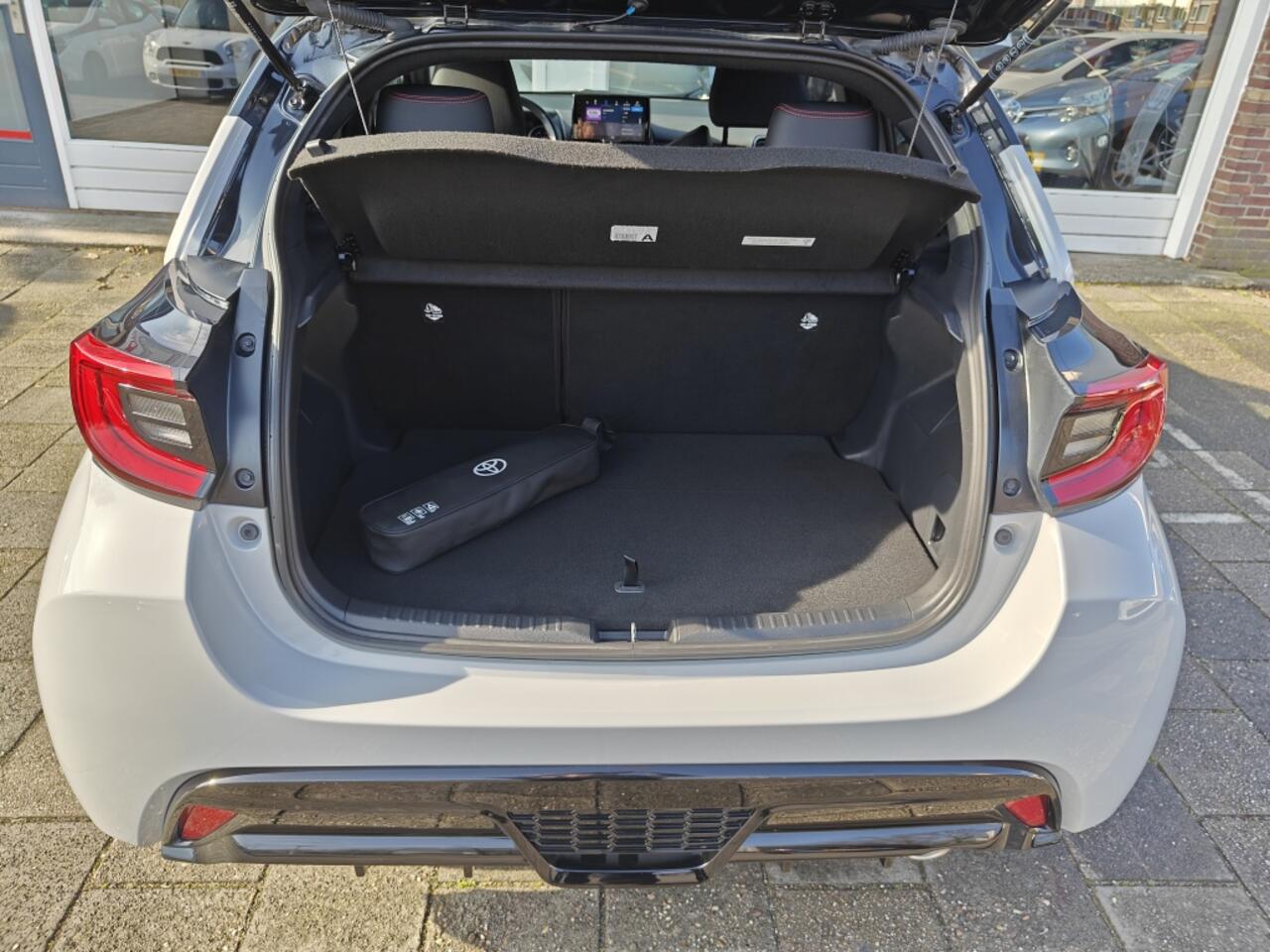 Toyota YARIS 1.5 Hyb. GR Sport