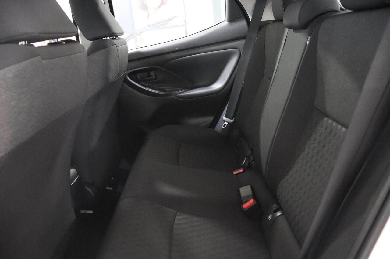 Toyota YARIS 1.5 Hybrid Dynamic, Parkeersensoren, Navi, Keyless, Camera!