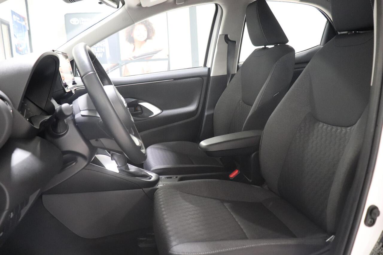 Toyota YARIS 1.5 Hybrid Dynamic, Parkeersensoren, Navi, Keyless, Camera!