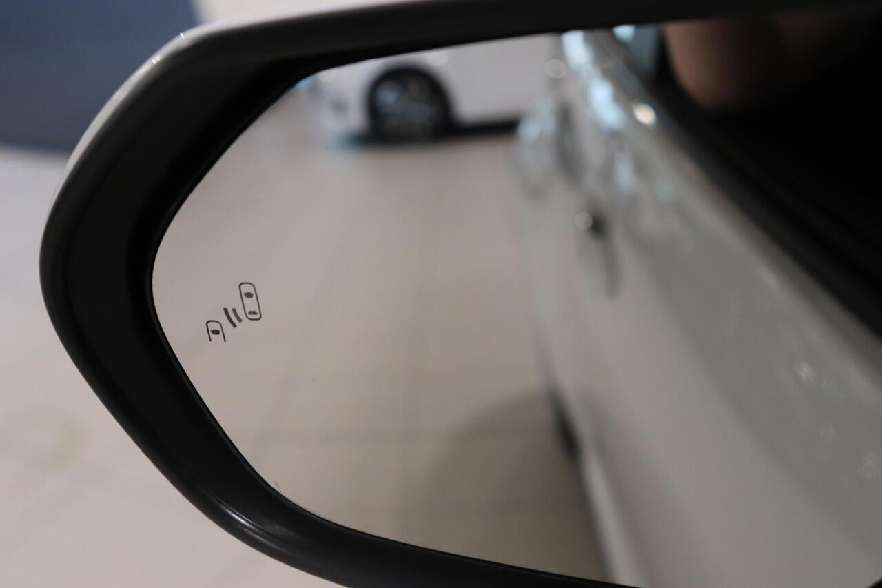 Toyota YARIS 1.5 Hybrid Dynamic, Parkeersensoren, Navi, Keyless, Camera!