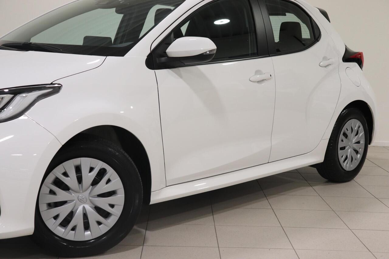 Toyota YARIS 1.5 Hybrid Dynamic, Parkeersensoren, Navi, Keyless, Camera!