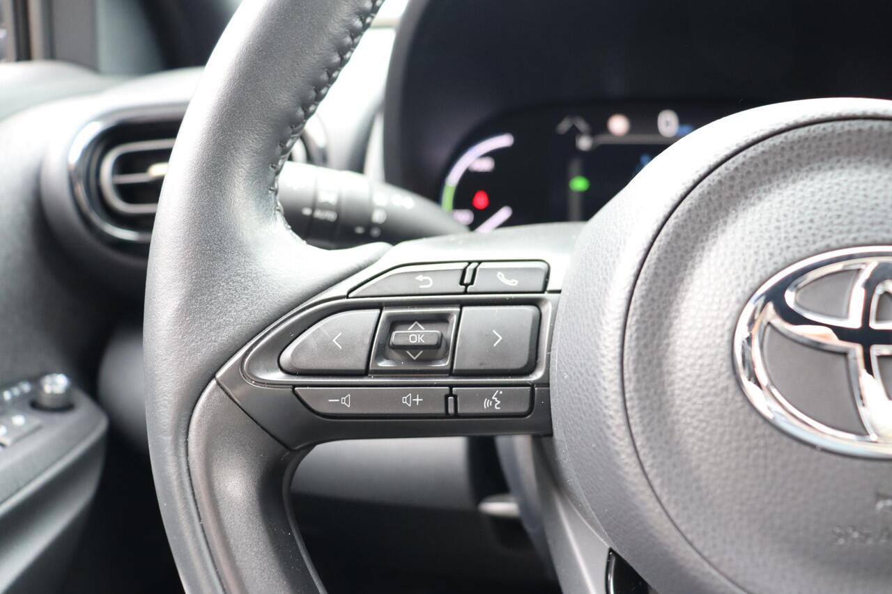 Toyota YARIS Cross 1.5 Hybrid Launch Edition, Leder, Head up display