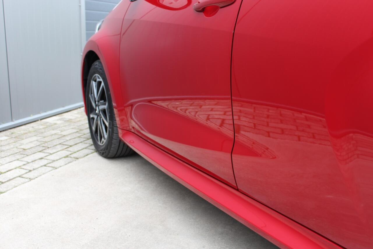 Toyota YARIS 1.5 Hybrid Dynamic / Apple / Android / Radar Cruise / RSA