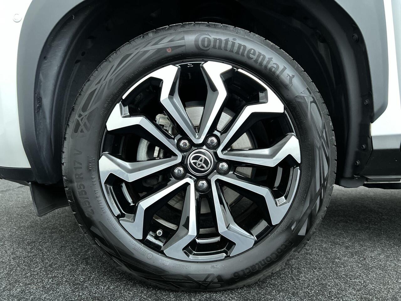Toyota YARIS Cross 1.5 VVT-I Dynamic | LED | 17"|