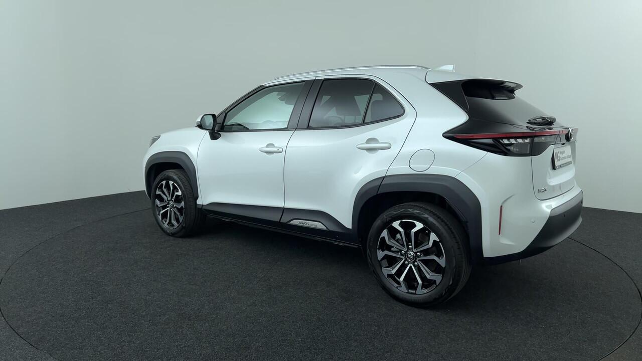 Toyota YARIS Cross 1.5 VVT-I Dynamic | LED | 17"|