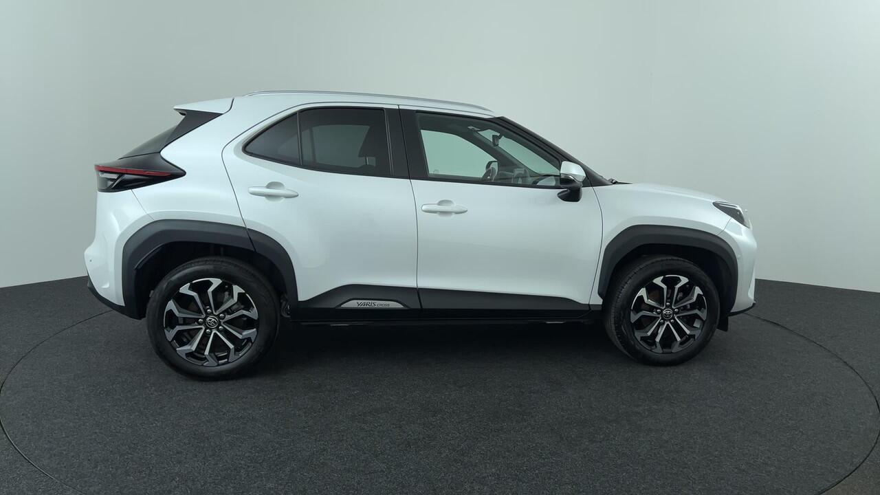 Toyota YARIS Cross 1.5 VVT-I Dynamic | LED | 17"|
