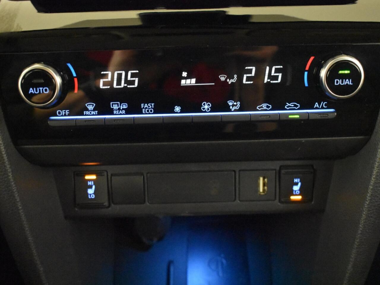 Toyota YARIS Cross 1.5 Hybrid Executive | Blindspot | Half Leder | DAB
