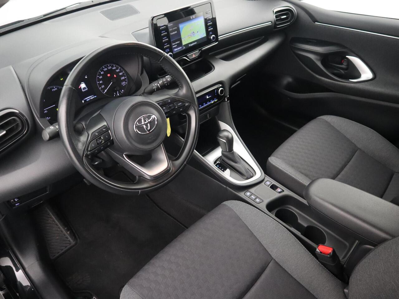 Toyota YARIS 1.5 Hybrid Active CAMERA / CARPLAY / NAVI / CLIMA / BLUETOOTH / ACC / NL-AUTO