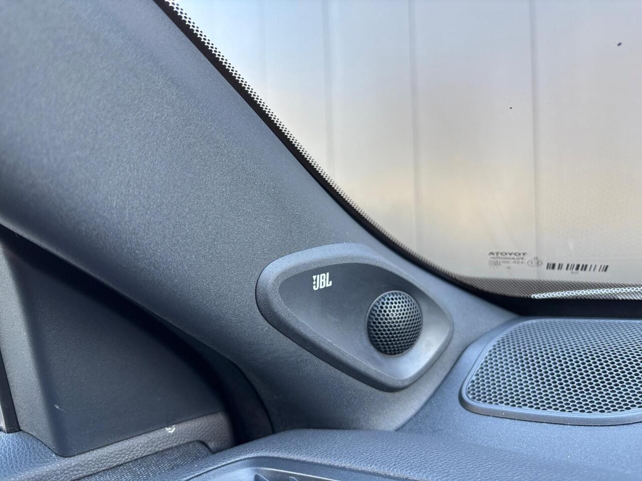 Toyota YARIS Cross 1.5 Hybrid Adventure ? LED ? ACC ? JBL
