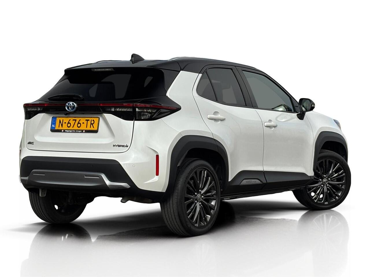 Toyota YARIS Cross 1.5 Hybrid Adventure ? LED ? ACC ? JBL