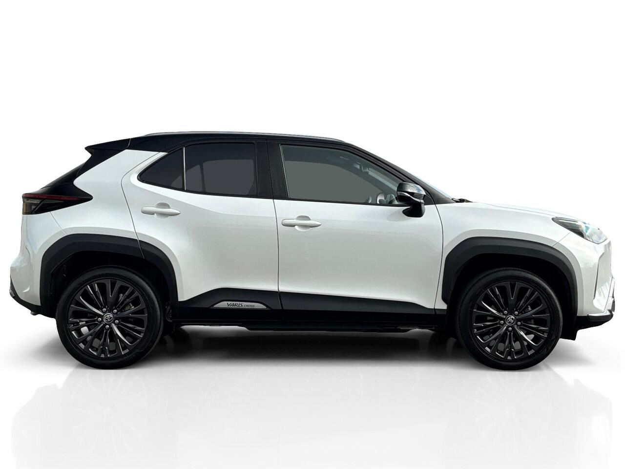 Toyota YARIS Cross 1.5 Hybrid Adventure ? LED ? ACC ? JBL