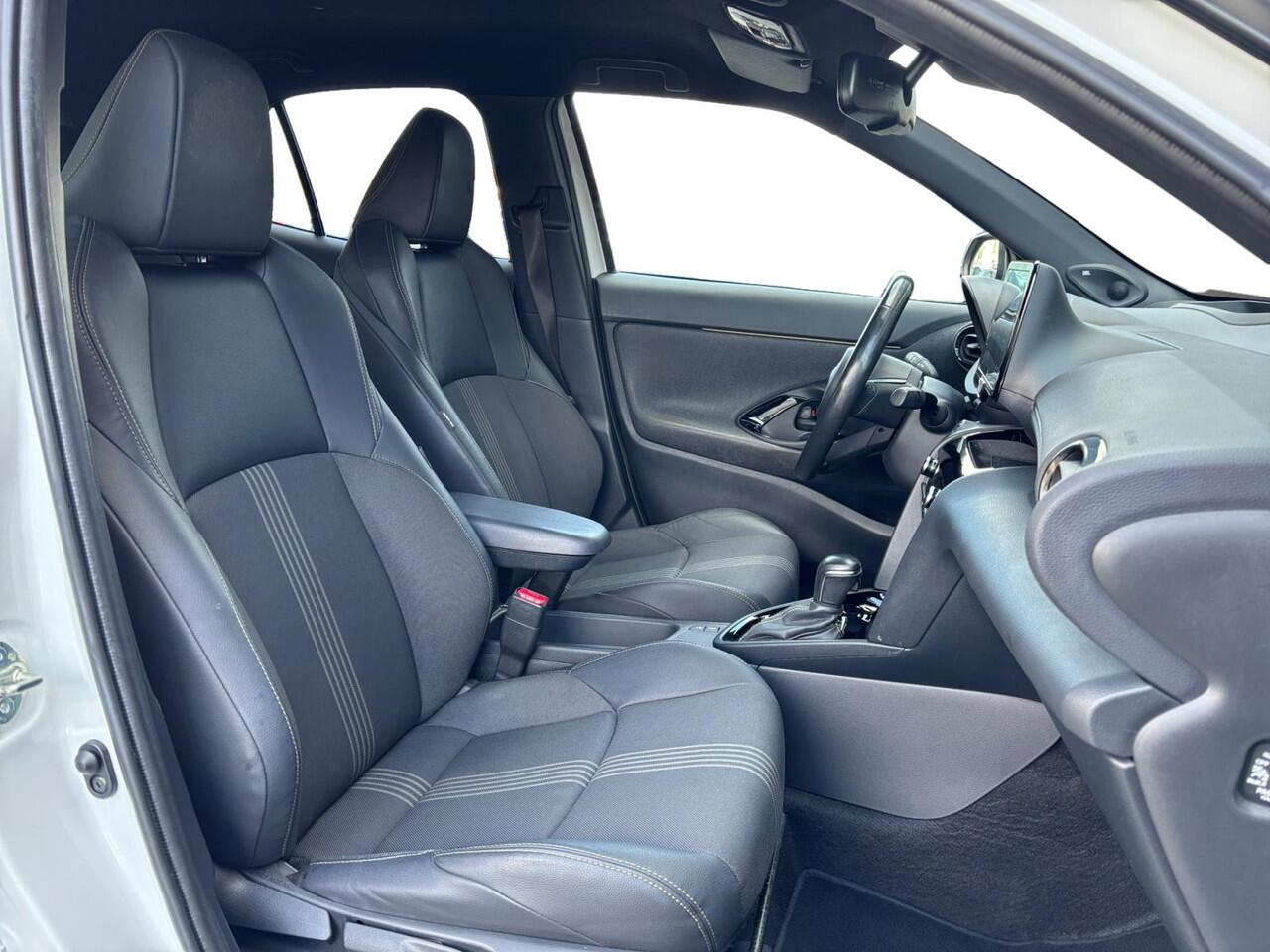 Toyota YARIS Cross 1.5 Hybrid Adventure ? LED ? ACC ? JBL