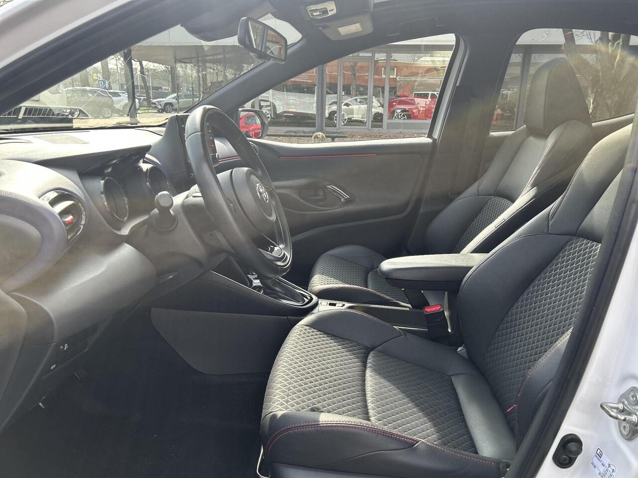 Toyota YARIS 1.5 Hybrid Executive