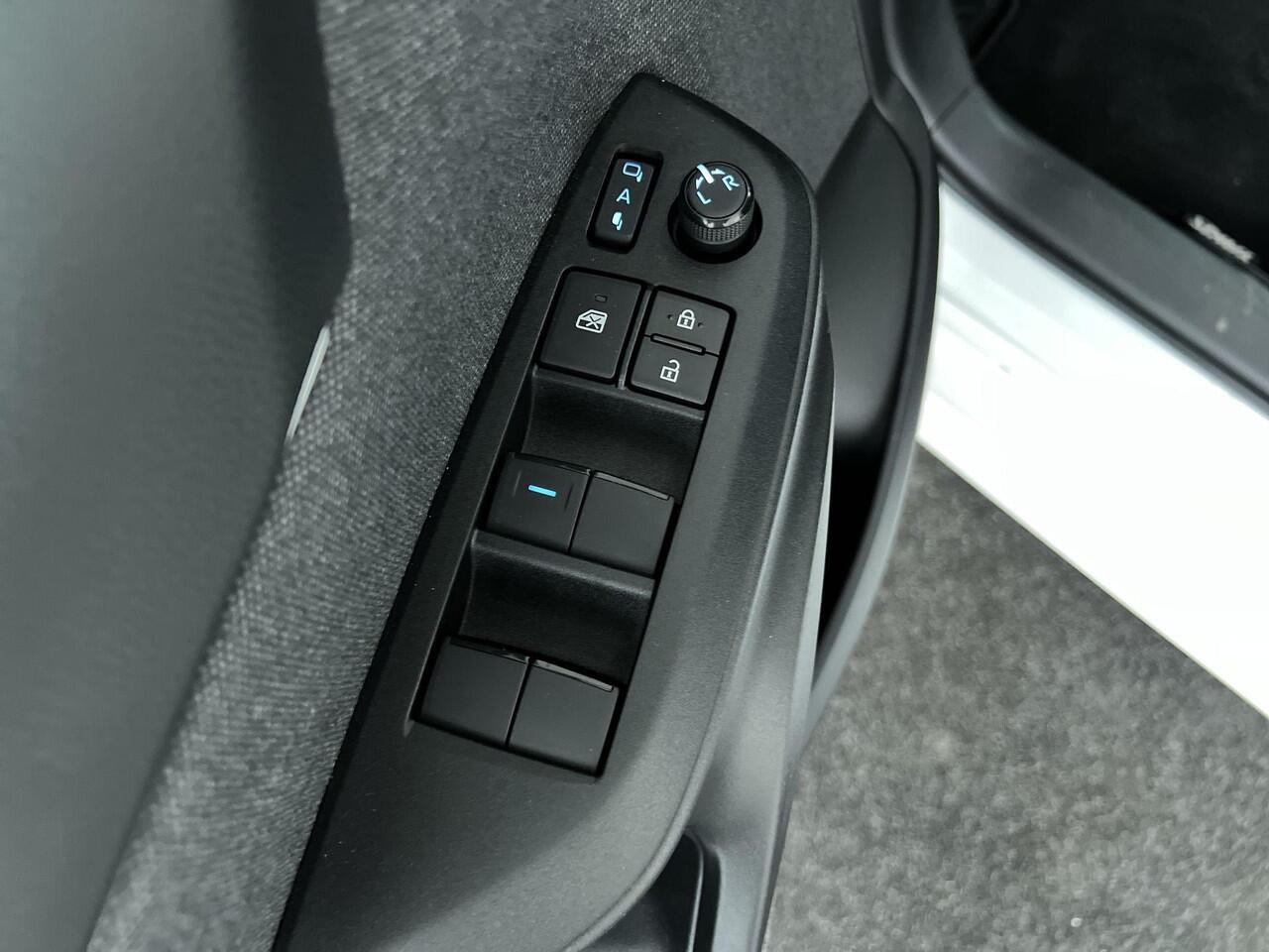 Toyota YARIS 1.5 Hybrid Executive | Rijklaar | Stoelverwarming | Navigatie | Camera achter
