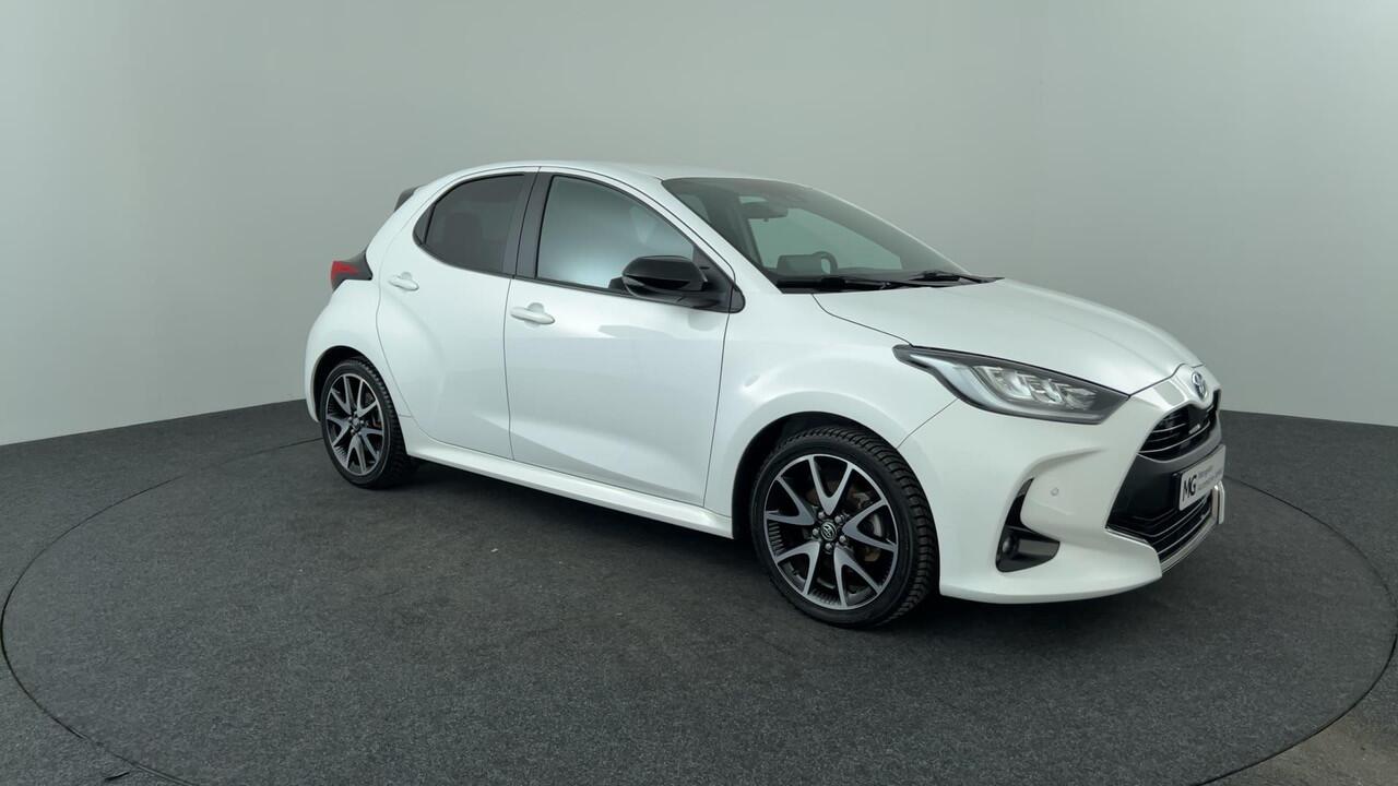 Toyota YARIS 1.5 Hybrid Executive | Rijklaar | Stoelverwarming | Navigatie | Camera achter