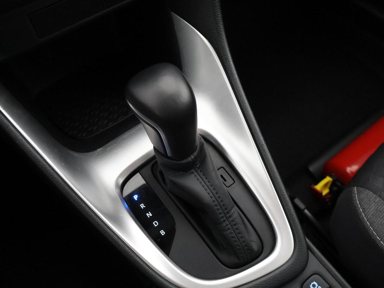 Toyota YARIS 1.5 Hybrid Bi-Tone GARANTIE TOT 12-2032! . NAVIGATIE . ACHTERUITRIJ CAMERA . ADAPTIEVE CRUISE CONTROL .
