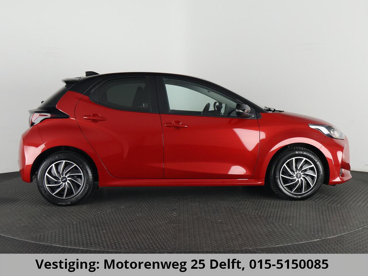 Toyota YARIS 1.5 Hybrid Bi-Tone GARANTIE TOT 12-2032! . NAVIGATIE . ACHTERUITRIJ CAMERA . ADAPTIEVE CRUISE CONTROL .