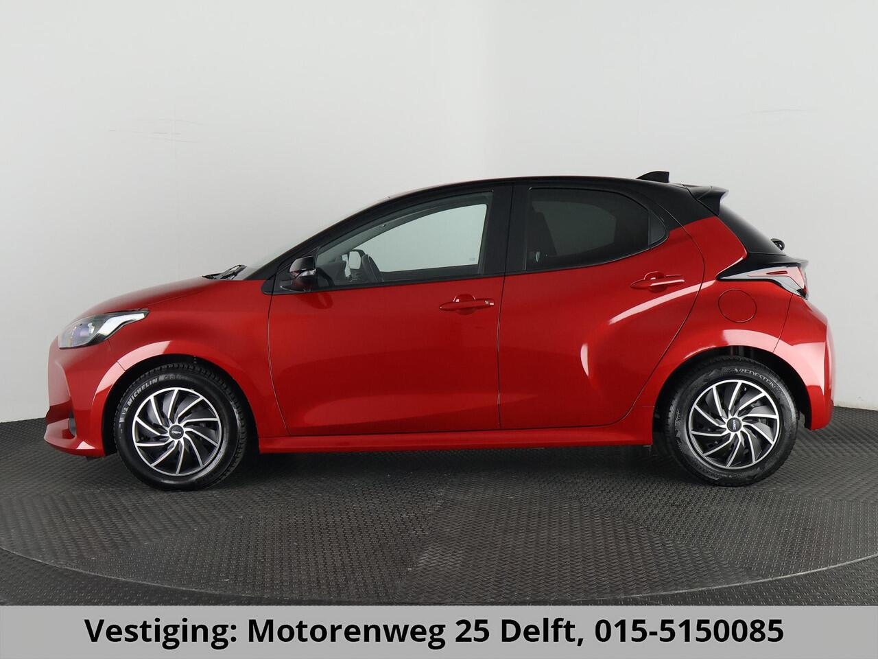 Toyota YARIS 1.5 Hybrid Bi-Tone GARANTIE TOT 12-2032! . NAVIGATIE . ACHTERUITRIJ CAMERA . ADAPTIEVE CRUISE CONTROL .