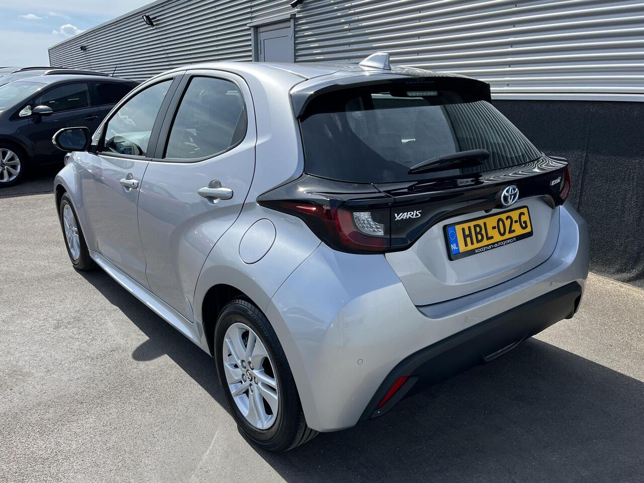 Toyota YARIS 1.5 Hybrid Business Stoelverwarming, Parkeersensoren, Adaptieve cruise control, Achteruitrijcamera, Apple Carplay/Android Auto