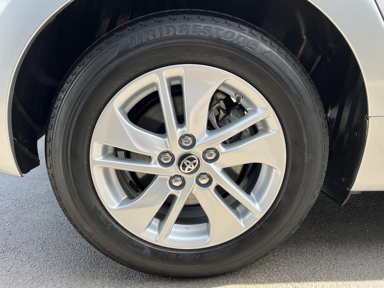 Toyota YARIS 1.5 Hybrid Business Stoelverwarming, Parkeersensoren, Adaptieve cruise control, Achteruitrijcamera, Apple Carplay/Android Auto