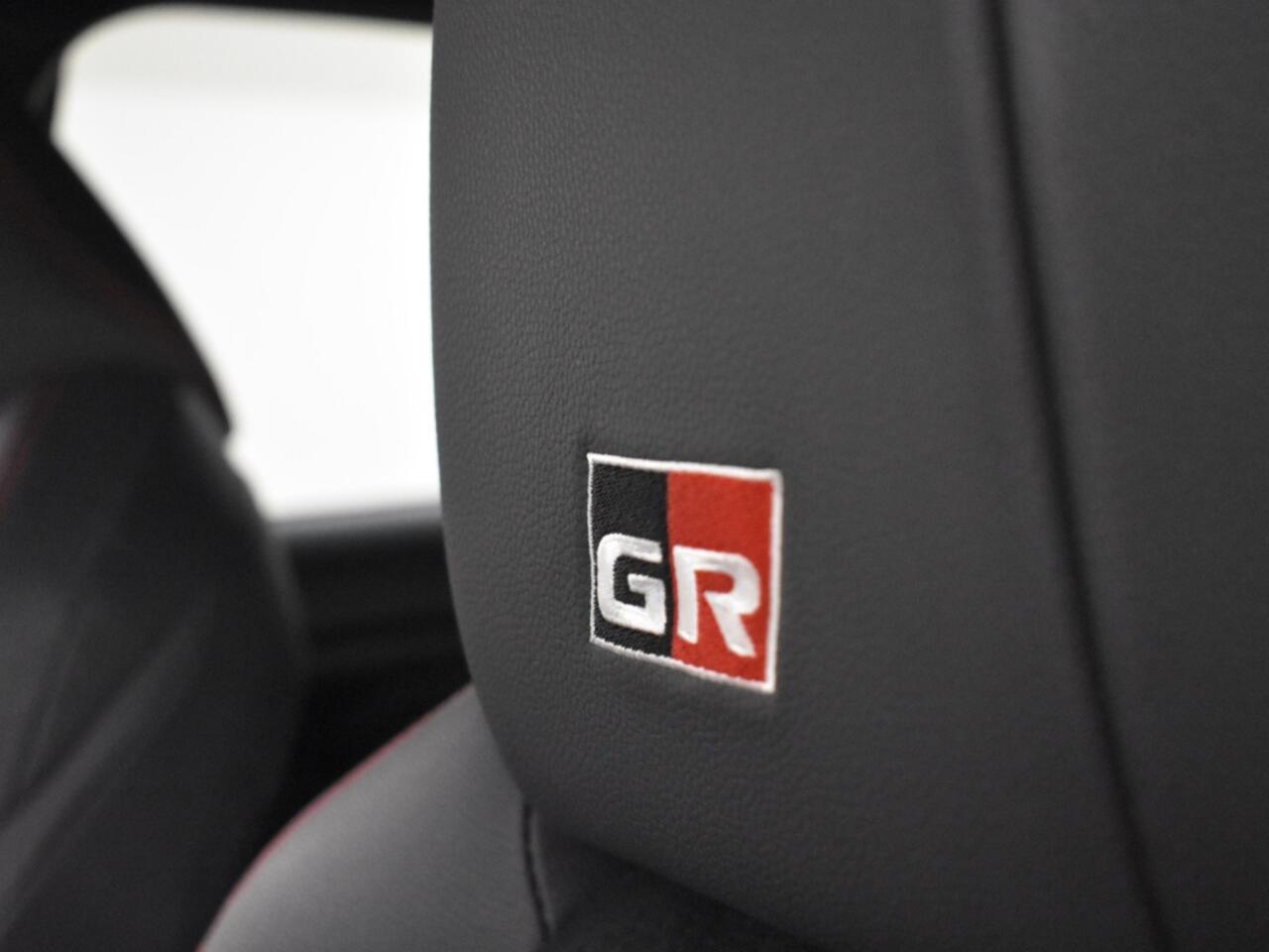 Toyota YARIS 1.5 Hybrid GR Sport | Stuur en Stoelverwarming | BLS | Parkeerse