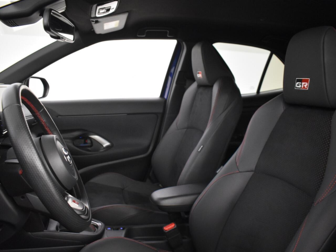 Toyota YARIS 1.5 Hybrid GR Sport | Stuur en Stoelverwarming | BLS | Parkeerse