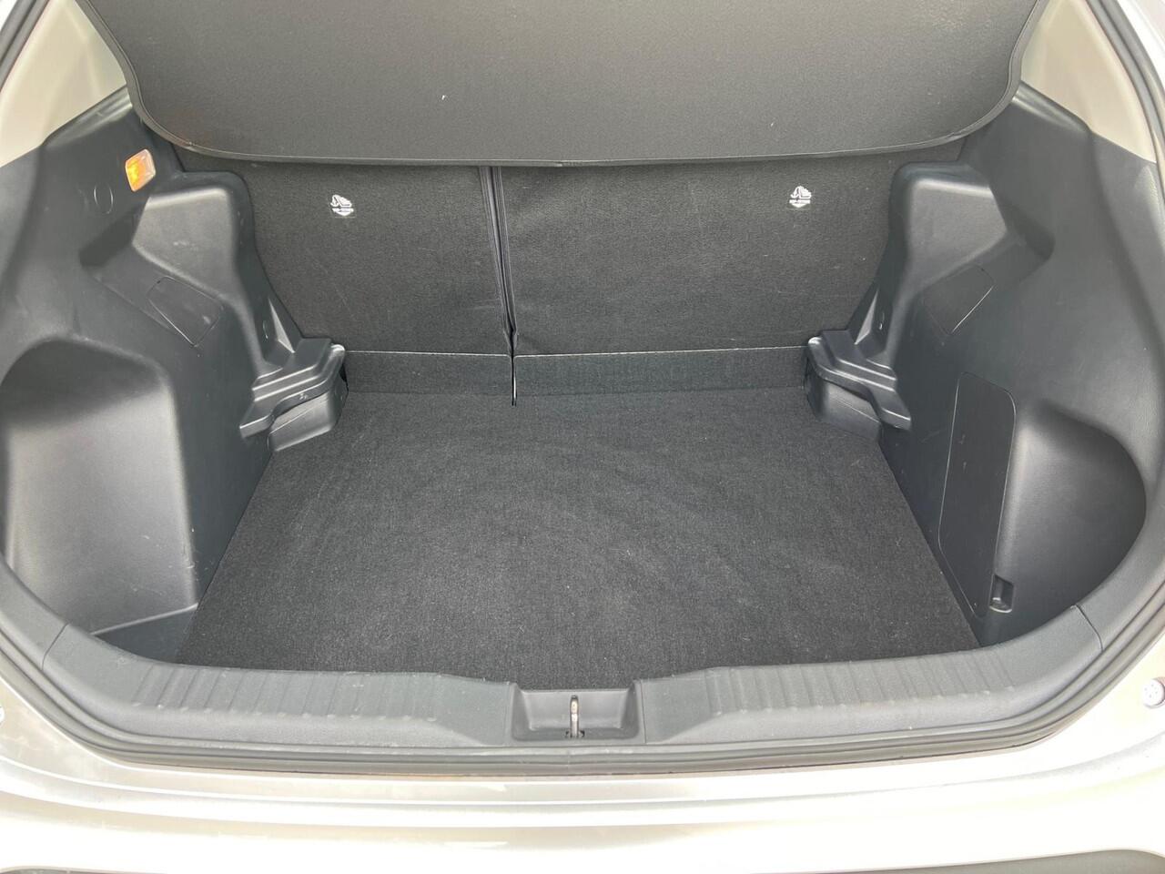 Toyota YARIS Cross Comfort | ACTIVE | APPLE CARPLAY | CAMERA | 4 SEIZOENBANDEN |