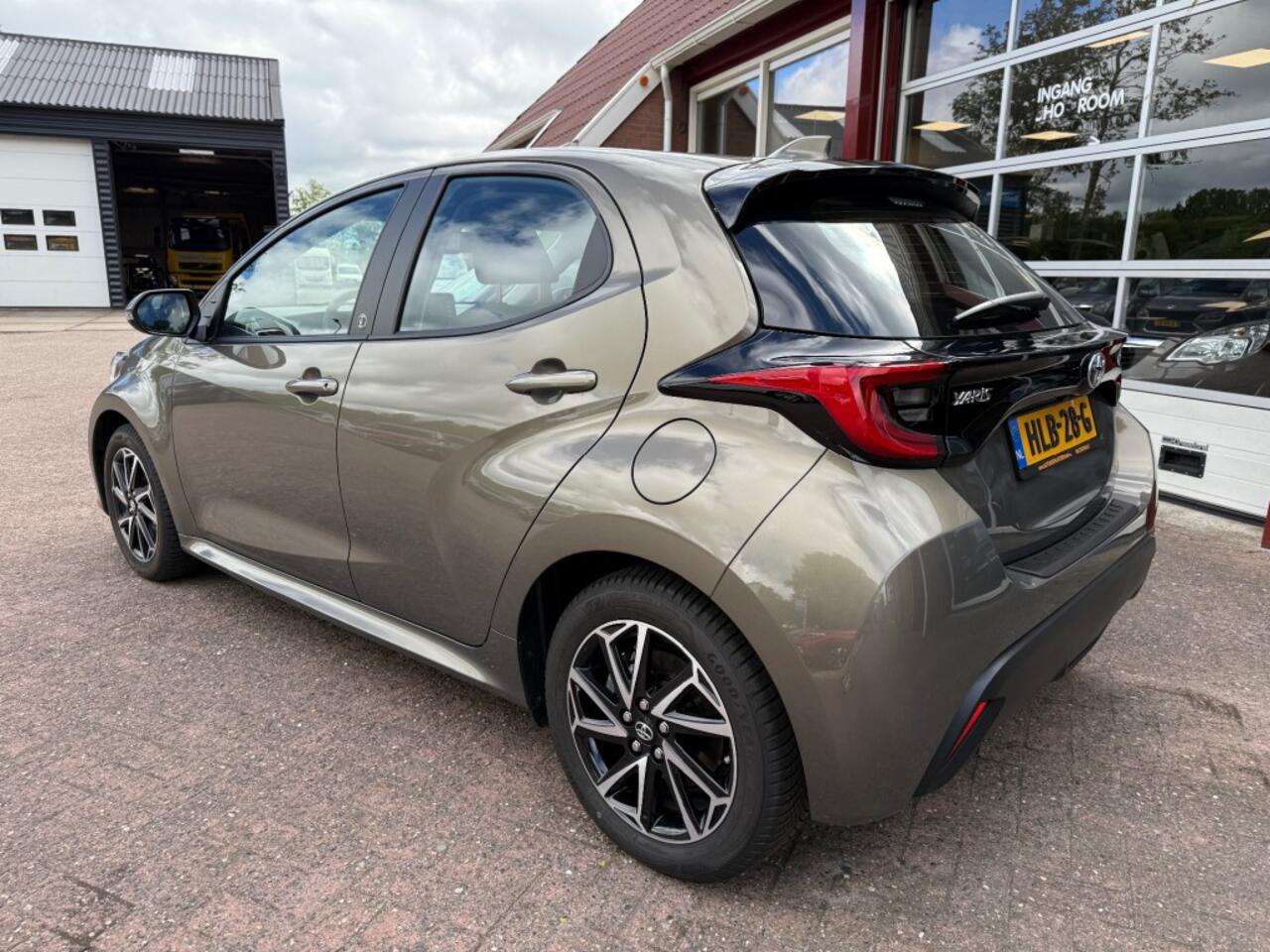 Toyota YARIS 1.5 HYBRID 5-DRS DYNAMIC AUTOMAAT! LUXE UITVIERING SLECHTS 14.176 KM