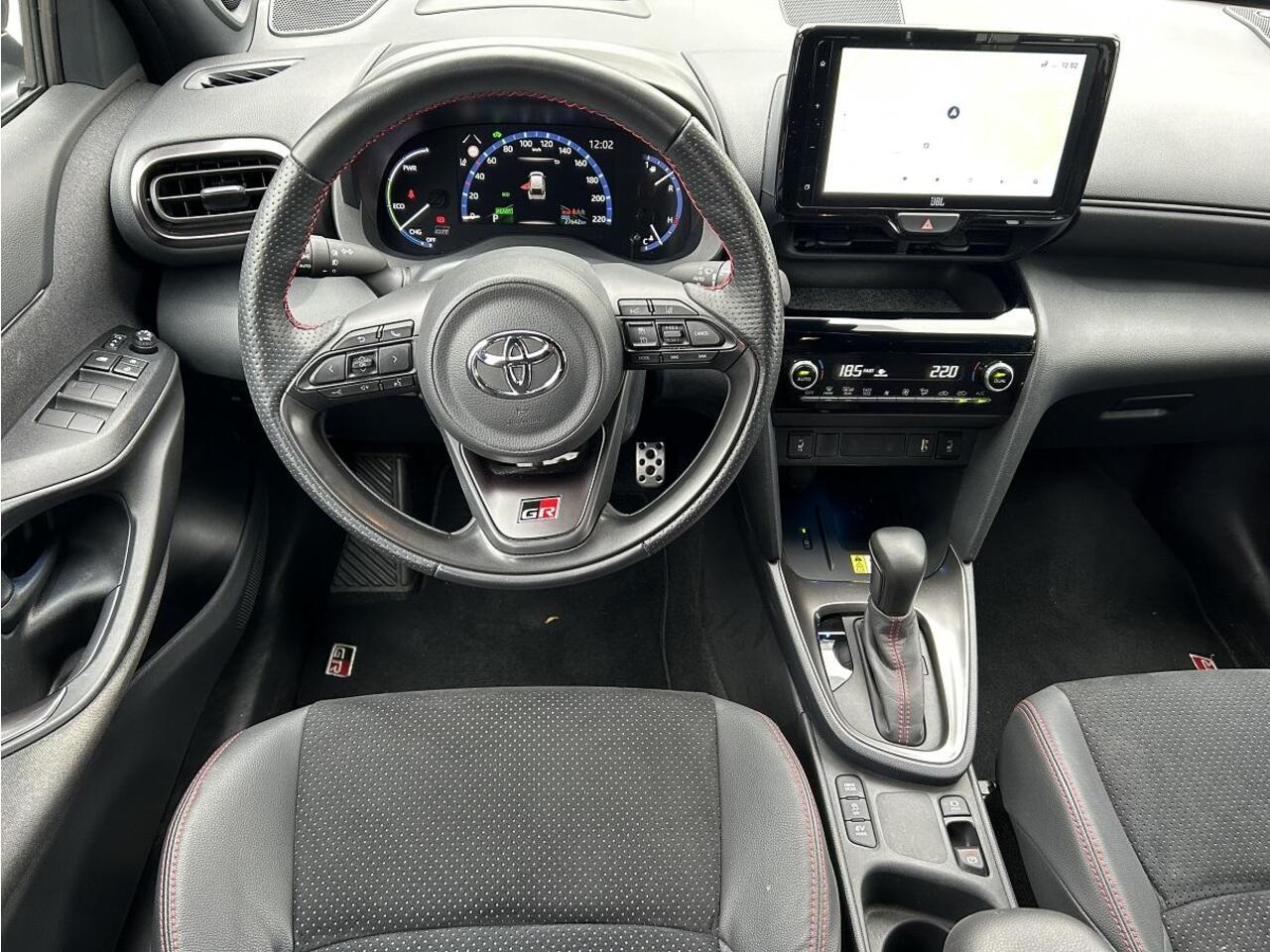 Toyota YARIS Cross 1.5 Hybrid GR Sport rijklaar | NL-auto | Trekhaak