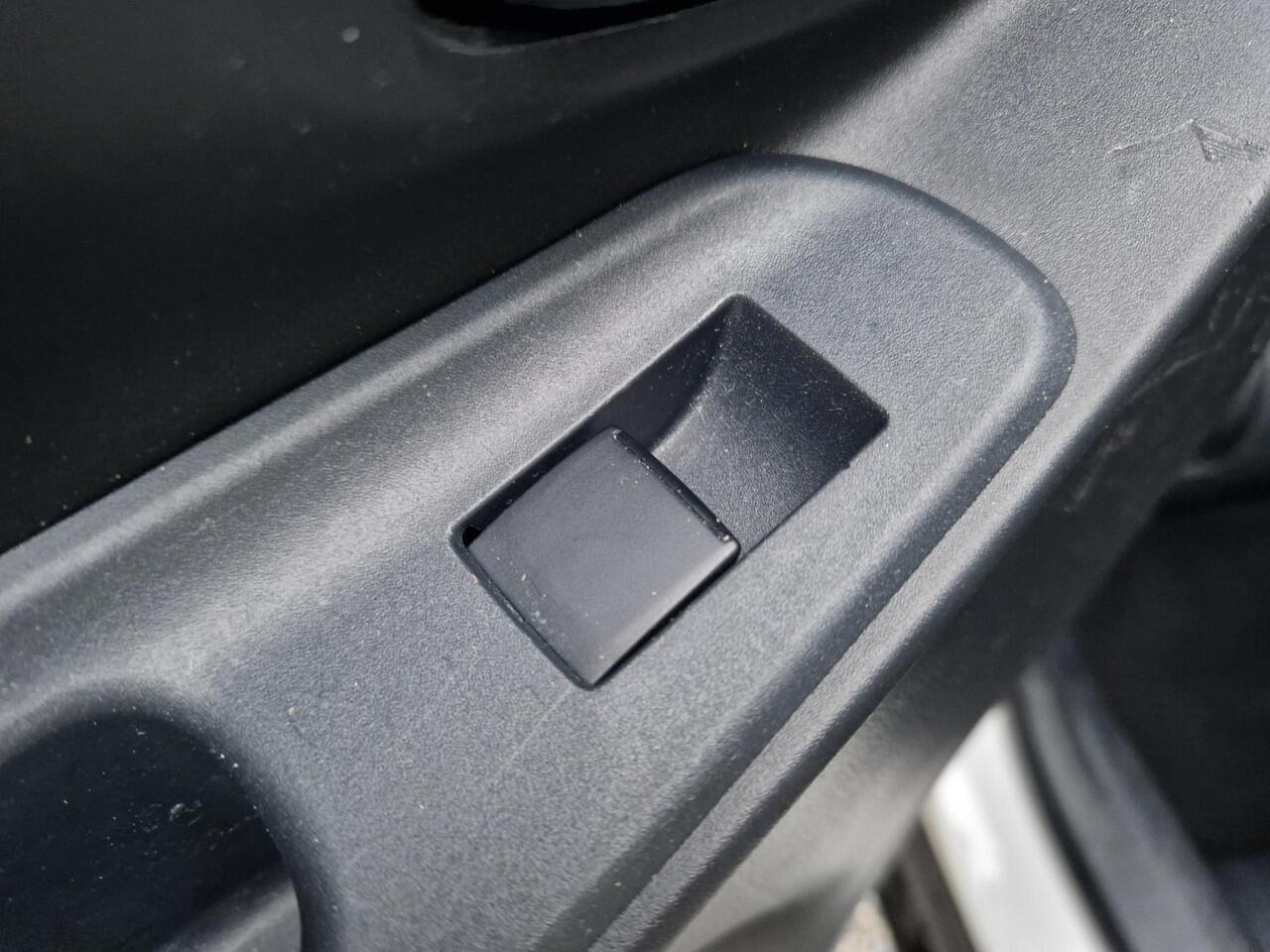 Toyota YARIS Cross 1.5 Hybrid Dynamic TEAM D | PDC V + A | CRUISE | rijklaarprijs !!