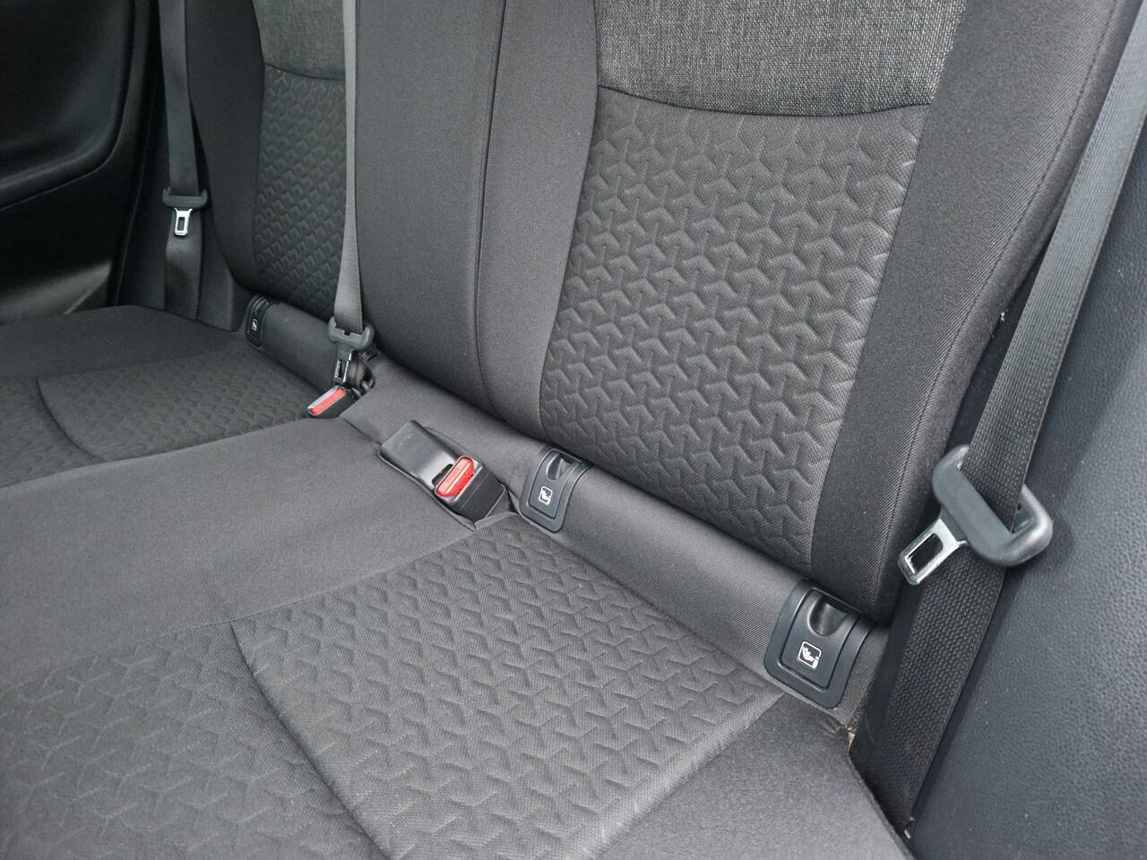 Toyota YARIS Cross 1.5 Hybrid Dynamic TEAM D | PDC V + A | CRUISE | rijklaarprijs !!