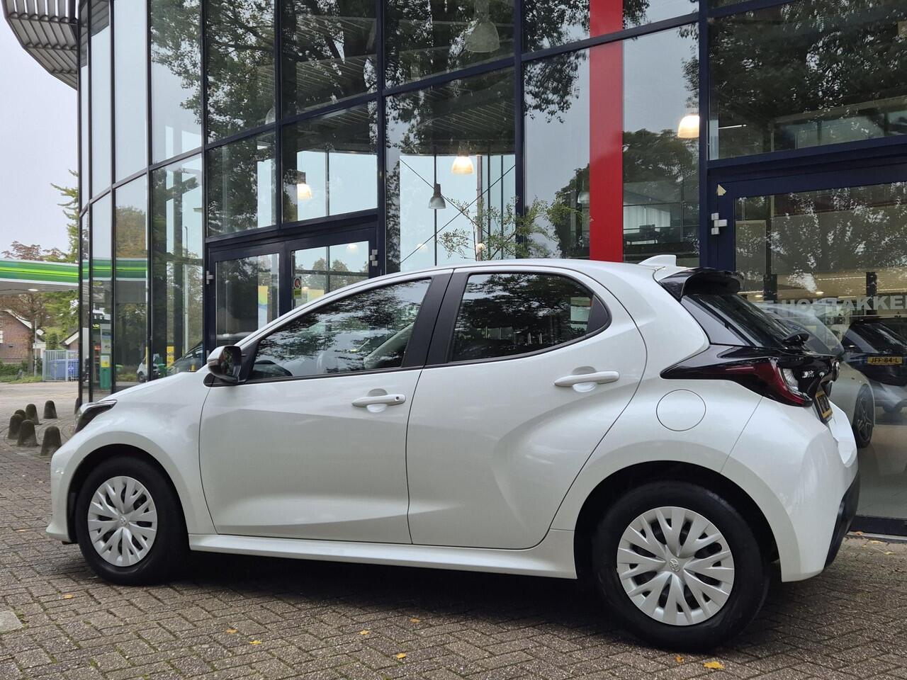 Toyota YARIS 1.5 Hybrid AUTOMAAT | Navigatie via Smartphone | Apple Carplay | Climate Control | Cruise Control | Parkeercamera
